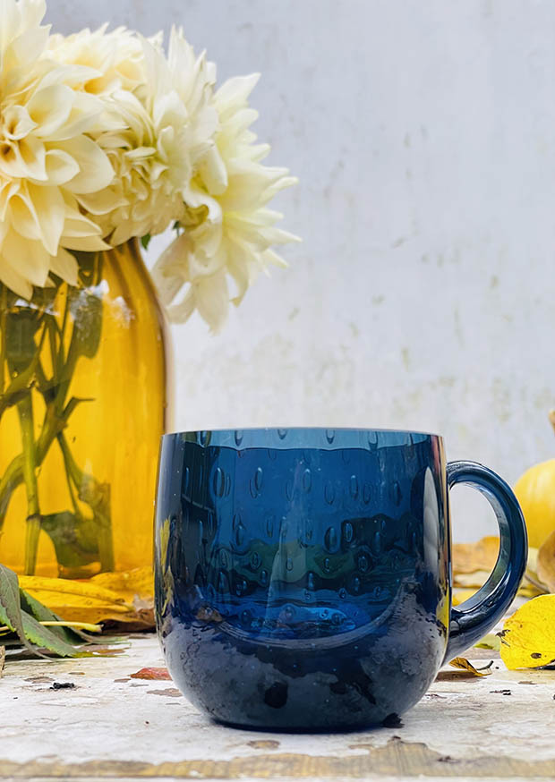 Hrneček Slza v kouřově modrém křišťálu