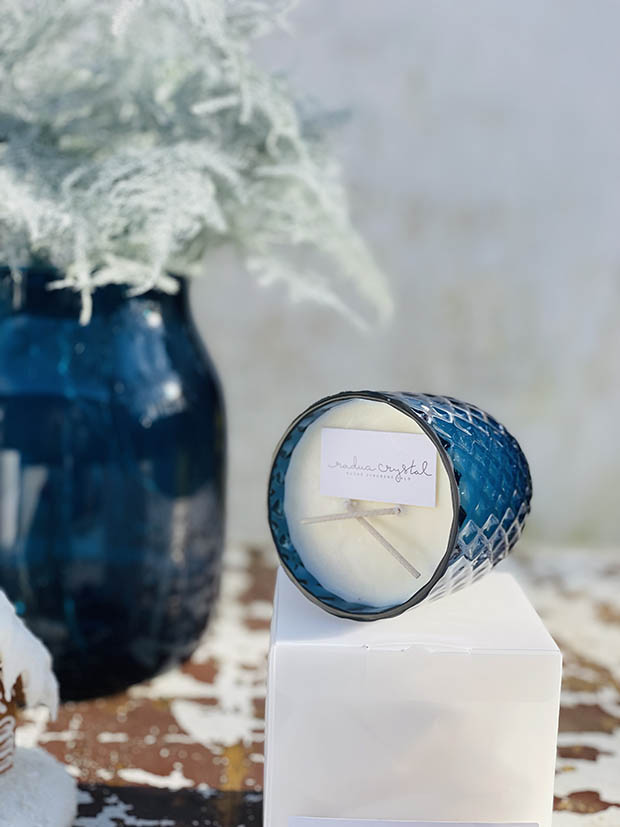 Přírodní svíčka v křišťálu modrý kouř "Crystalka"