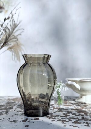 Křišťálová váza "Antonie" kouřová