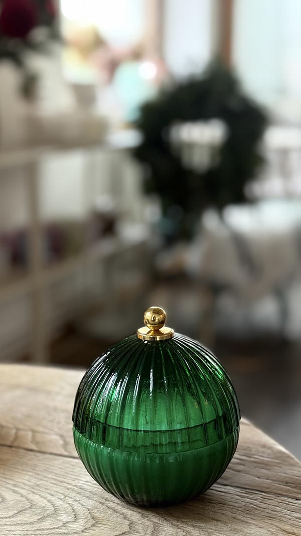 Smaragdová vánoční křišťálová koule se svíčkou - Obrázek 5