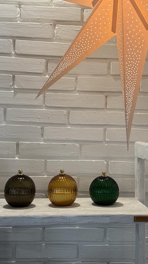 Smaragdová vánoční křišťálová koule se svíčkou - Obrázek 8