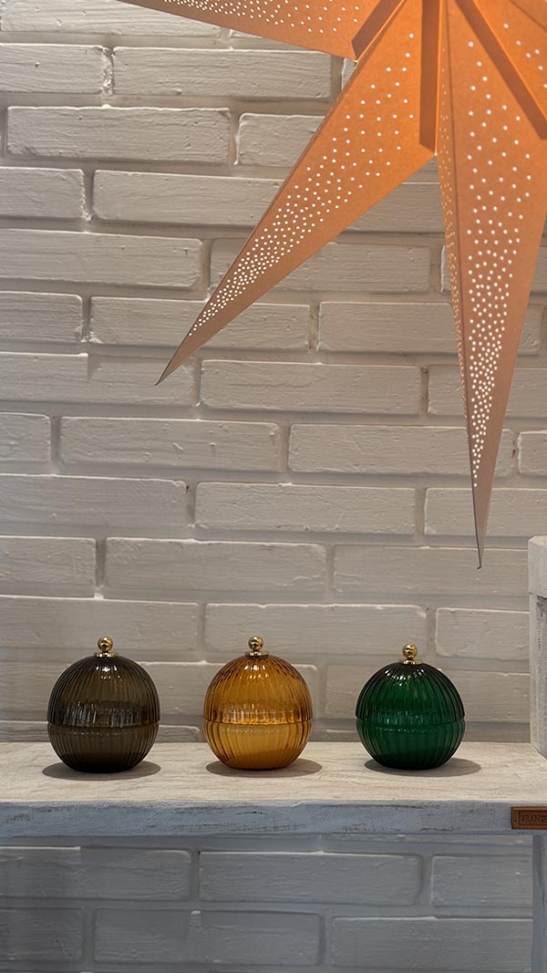 Smaragdová vánoční křišťálová koule se svíčkou - Obrázek 11