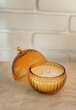 Vánoční křišťálová koule amber se svíčkou